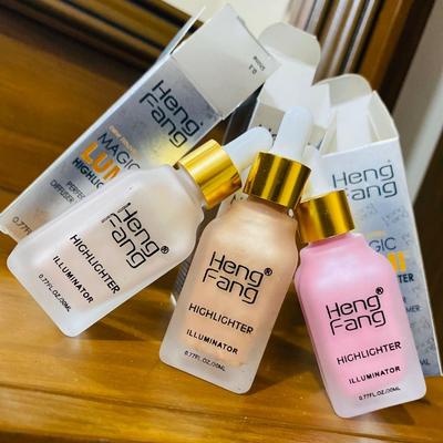Radiant Glowy Highlighter - Buildable Intensity for a Stunning Glow