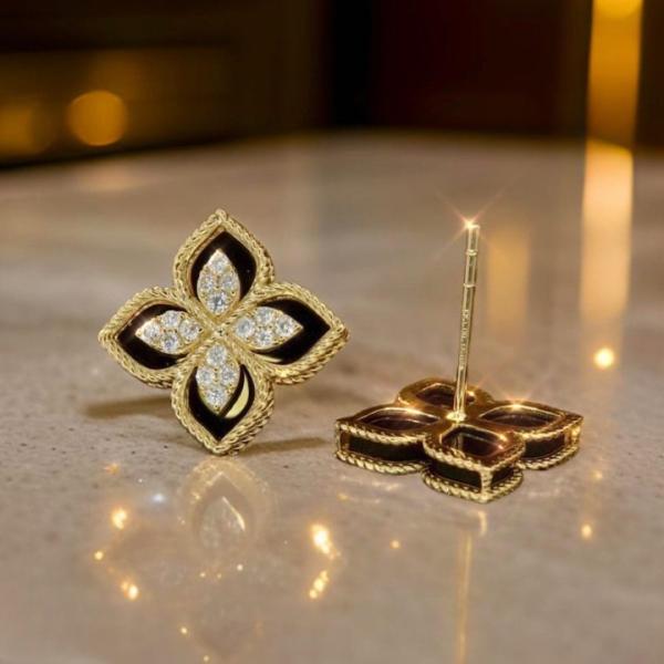 Sparkling Four-leaf Studs With Cubic Zirconia (PJT-991)