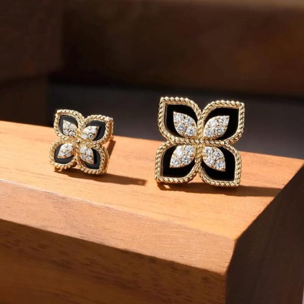Sparkling Four-leaf Studs With Cubic Zirconia (PJT-991)