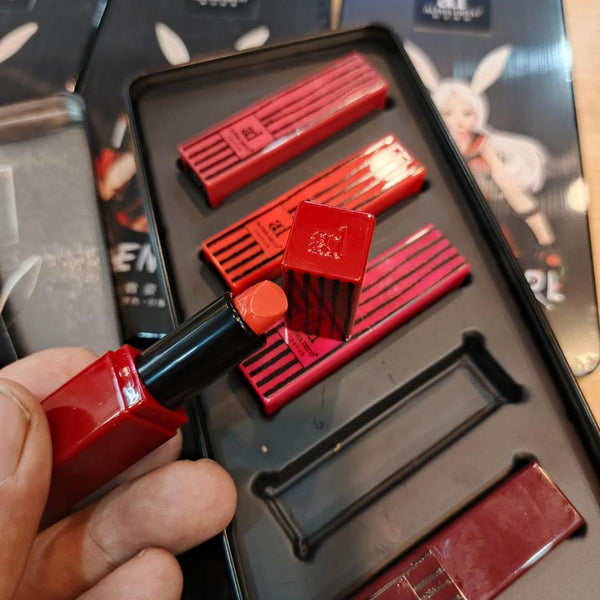 High Pigmented Lipstick Set - 5 Pcs Shades of Red for Bold Coverage