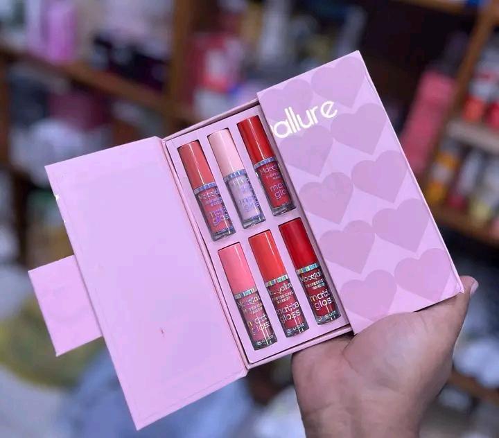 6 Pcs High Pigmented Lip Gloss Set – Bold & Beautiful Colors