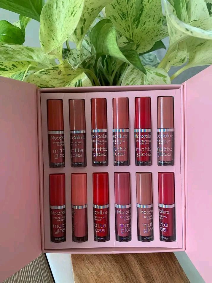 6 Pcs High Pigmented Lip Gloss Set – Bold & Beautiful Colors
